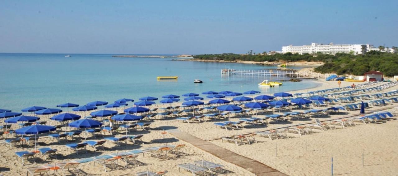 Villa Carmel Айя Напа Екстериор снимка
