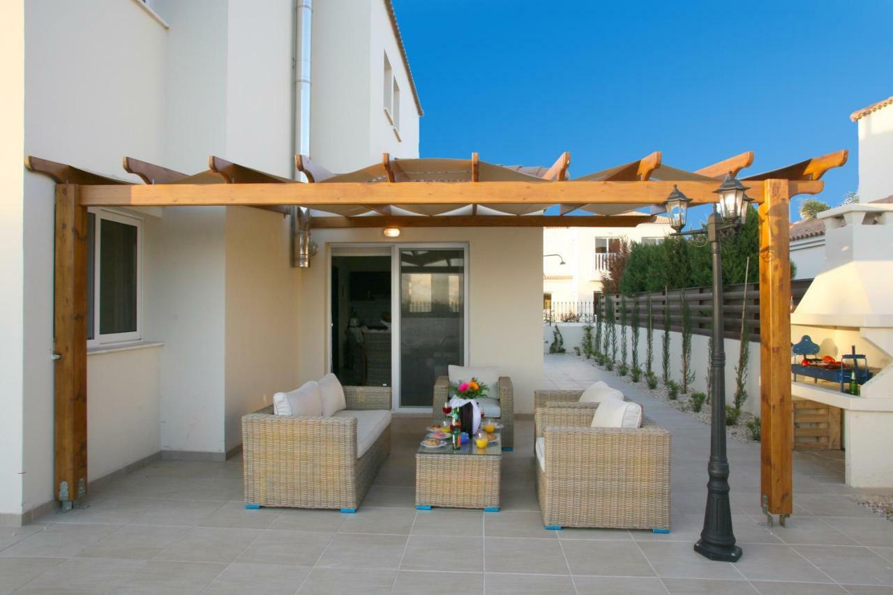 Villa Carmel Айя Напа Екстериор снимка
