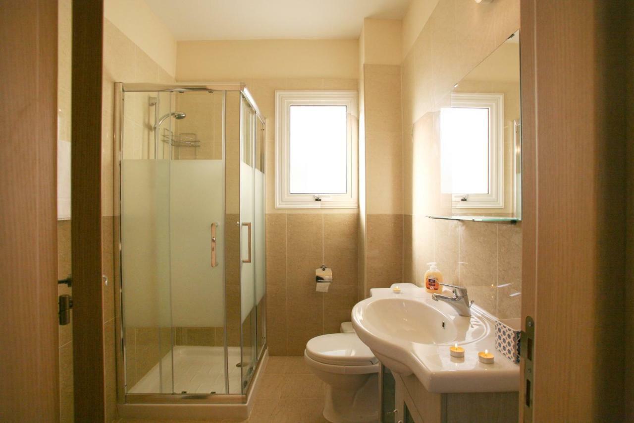 Villa Carmel Айя Напа Екстериор снимка