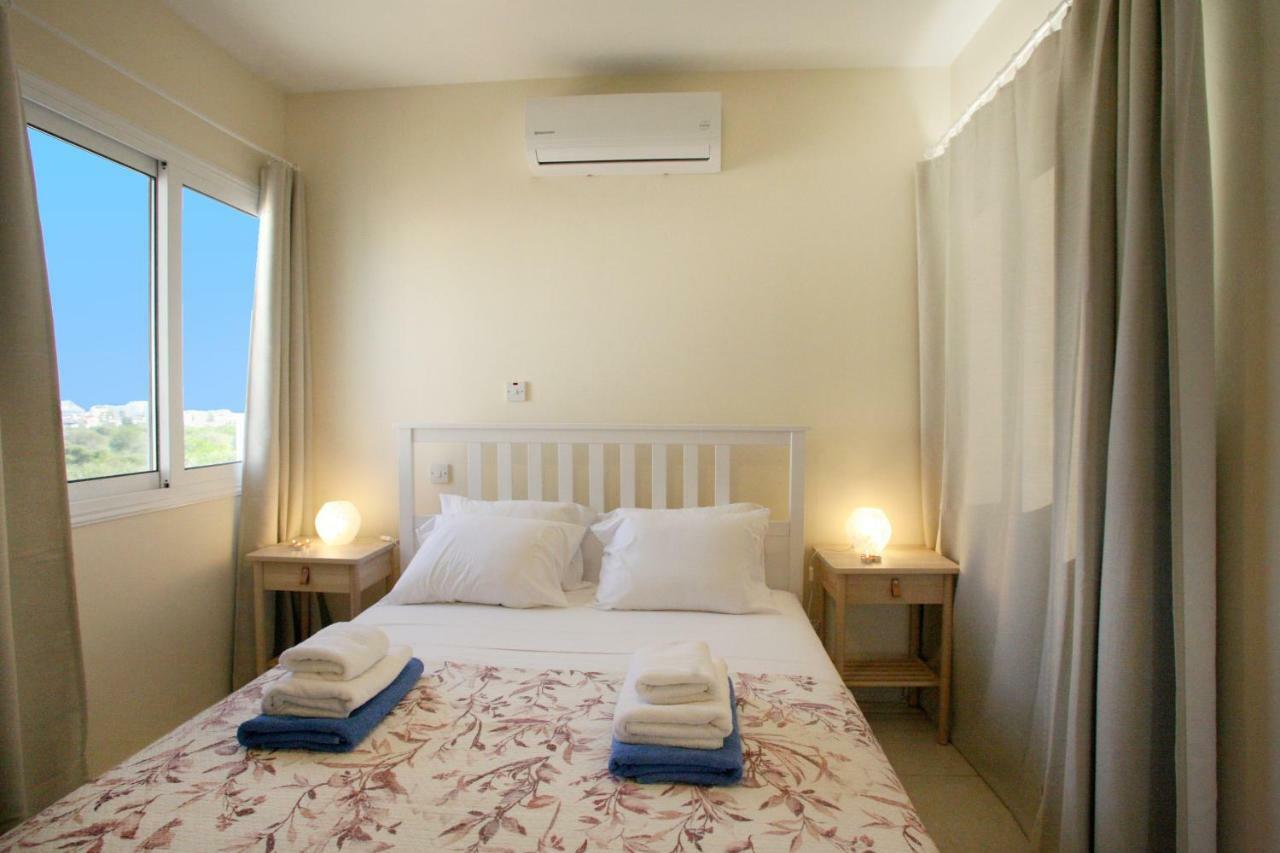 Villa Carmel Айя Напа Екстериор снимка